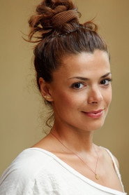 Nasrin Khusrawi isSinging Teacher